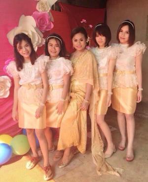 ชุดไทยเพื่อนเจ้าสาว เช่าที่แบมบี้ เวดดิ้ง ห้วยขวาง